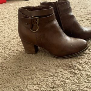 Cute brown ankle boots. Only worn a couple times. In good condition